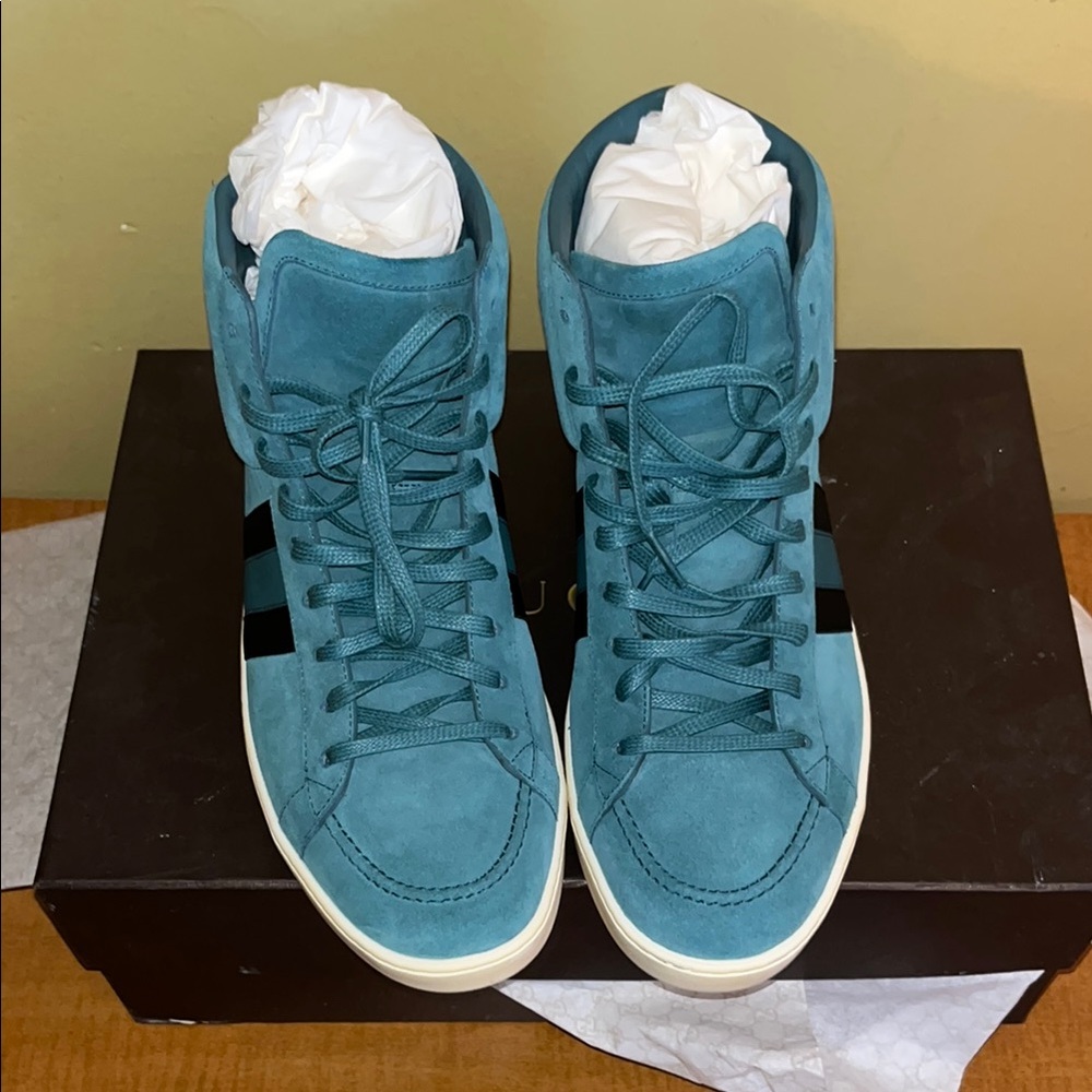 Gucci Blue Sneakers Luxurious Style - Picture 3 of 5